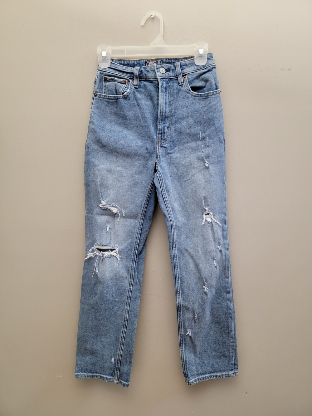 Abercrombie & Fitch Light Blue Distressed Straight-Leg Jeans Size 26